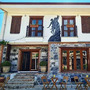 In Ephesus And Art Galery 塞尔丘克